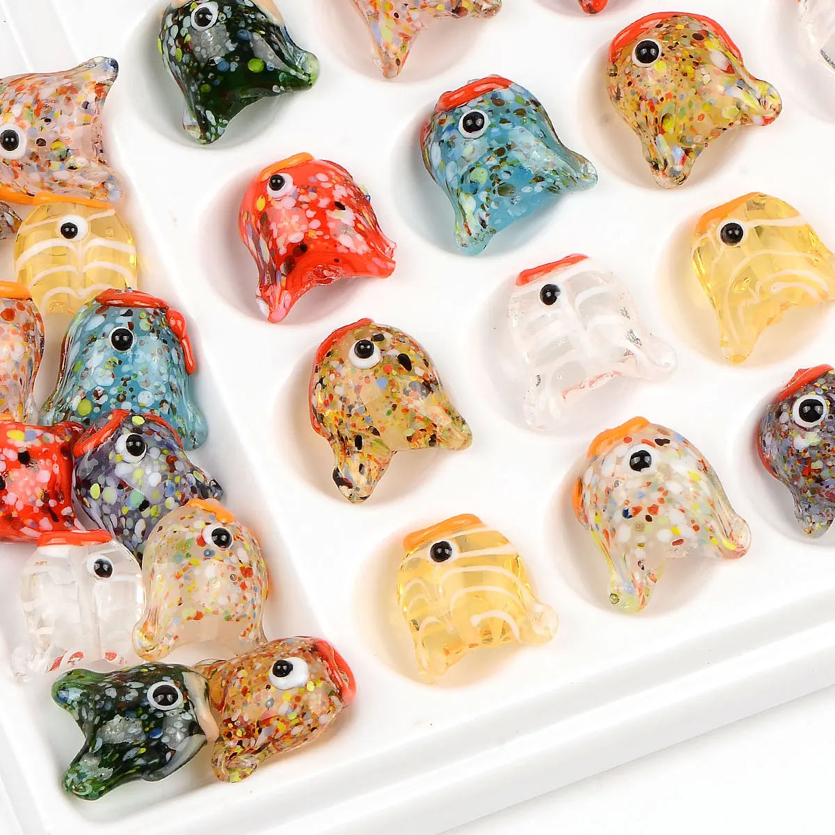 

1.7cm 8pcs Random Color Mix Colorful Fleck Pinwheel Fish Shape Glass Beads DIY Handcrafted Bracelets Necklaces Accessories