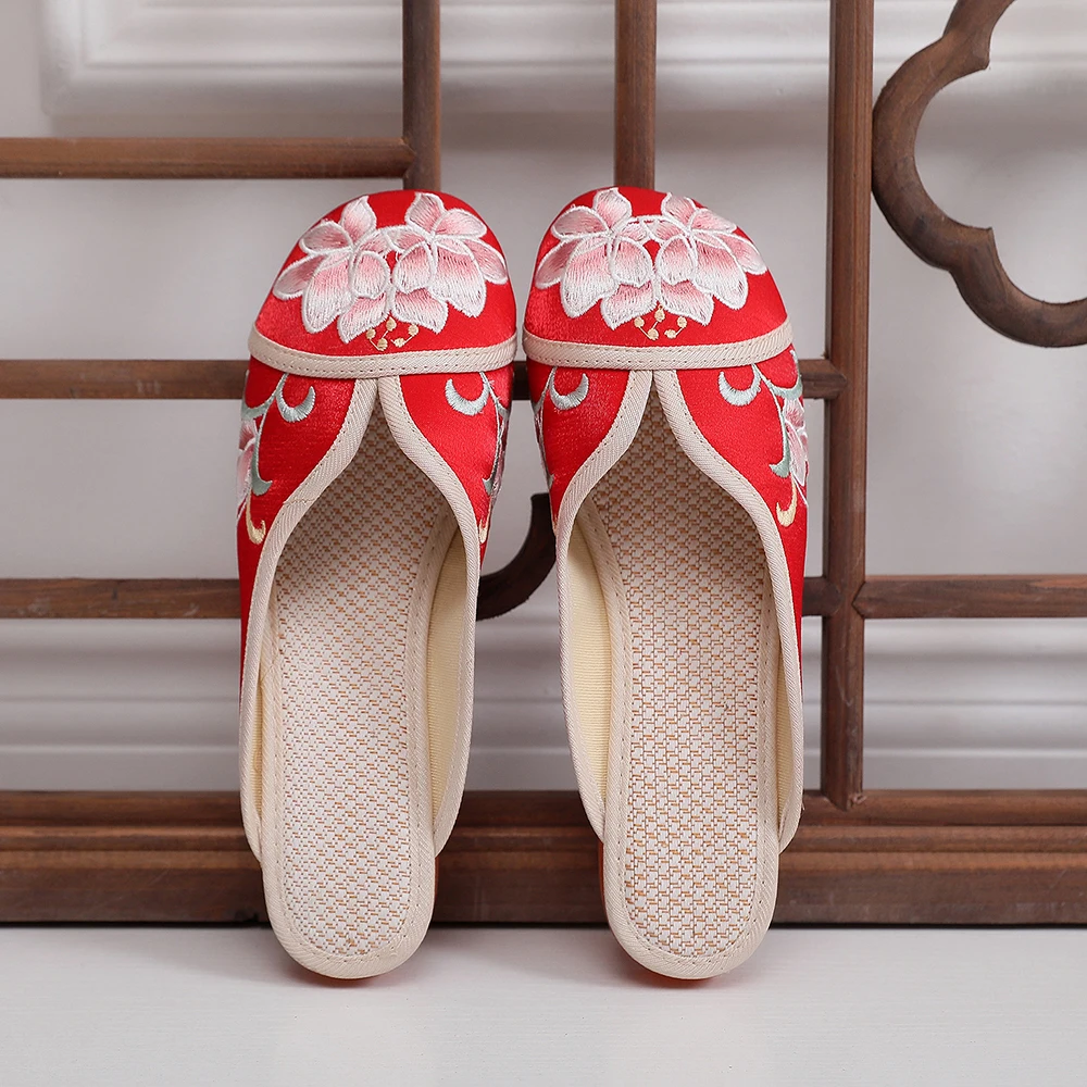 Veowalk Lotus Embroidered Retro Women Cotton Close Toe Flat Mules Slippers Summer Comfortable Home Outside Shoes Black Red White