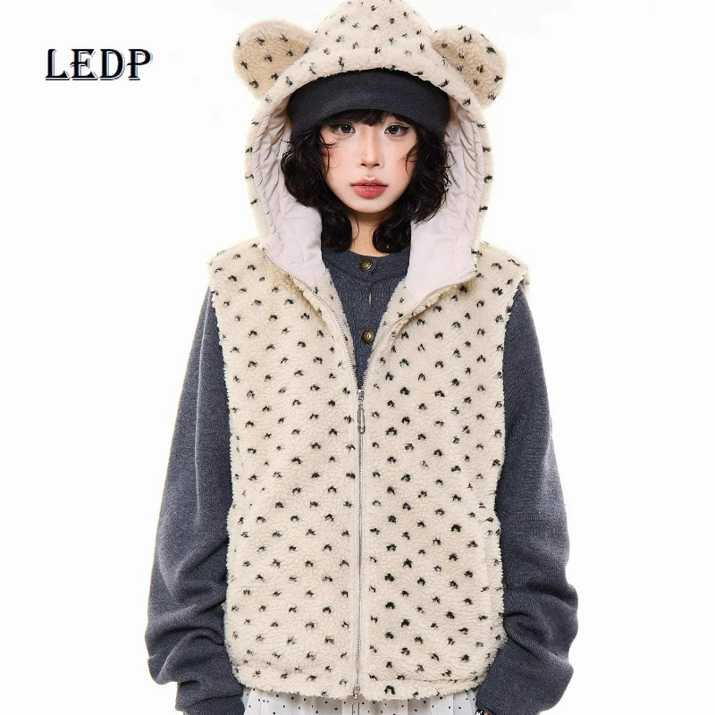 

Korean Design Animal Ears Lamb Wool Hooded Women's Vest Jacket 2025 Winter New Versatile Stack Wearing Thermal Jackets Ladies