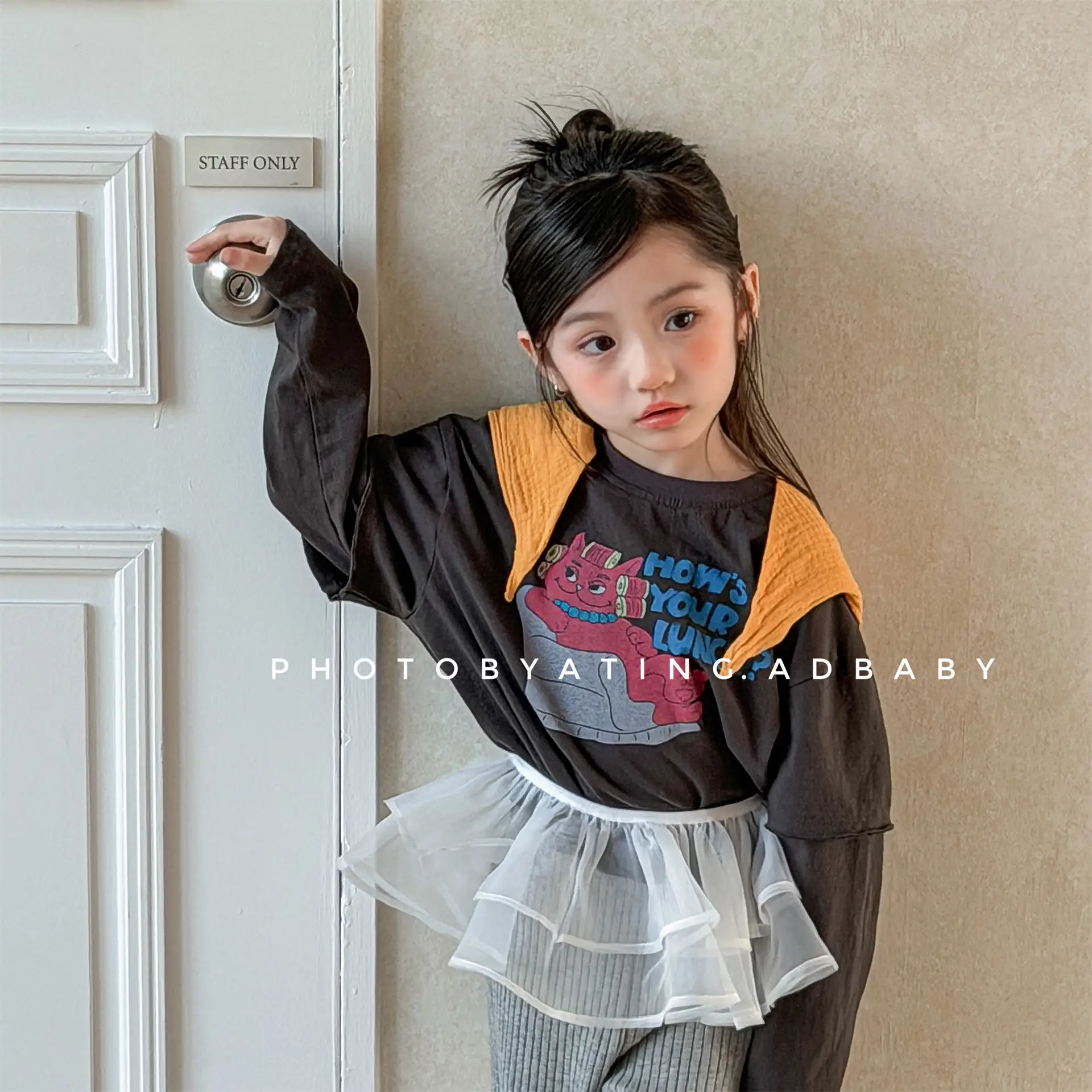 

2026 весенние новые детские футболки, корейские футболки с длинными рукавами для маленьких мальчиков и девочек, повседневные топы с мультяшным принтом для малышей