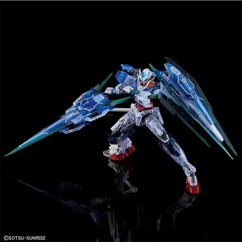 En Stock Bandai Gundam RG 1/144 BASE LIMITADA 00 QAN [T] COLOR CLARO Anime figura de acción modelos de ensamblaje juguetes colección regalos