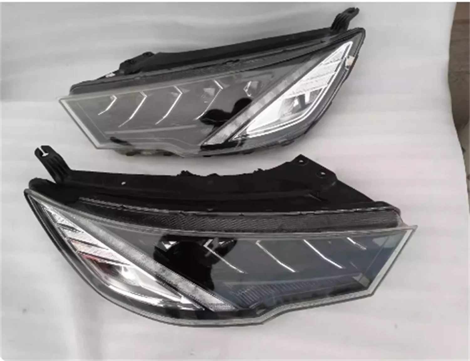 Car Front Headlight HeadLamp for Hyundai Tucson DRL Daytime Running Light Turn Signal