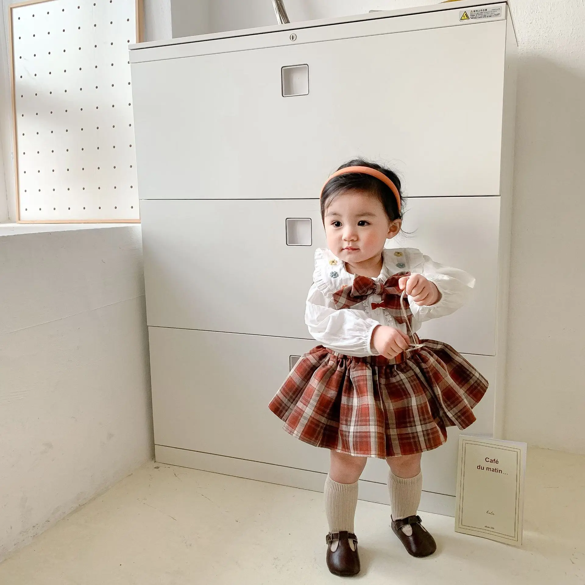 Girls 2022 Spring and Autumn Girl Baby Doll Collar Shirt Strap Plaid Bag Fart Skirt Big Bow Tie Three-piece Set