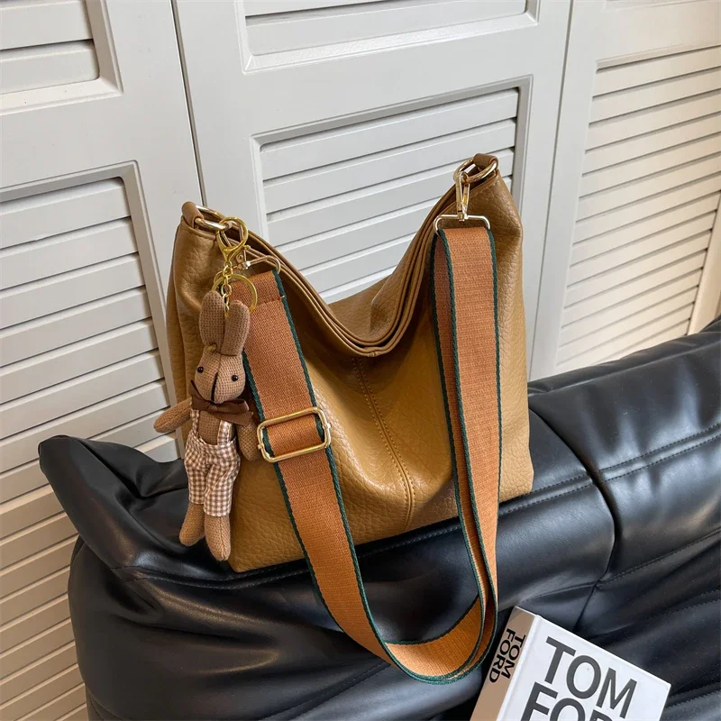 

High quality new casual party style shoulder bag, large capacity shopping, commuting, fashionable and versatile crossbody bag