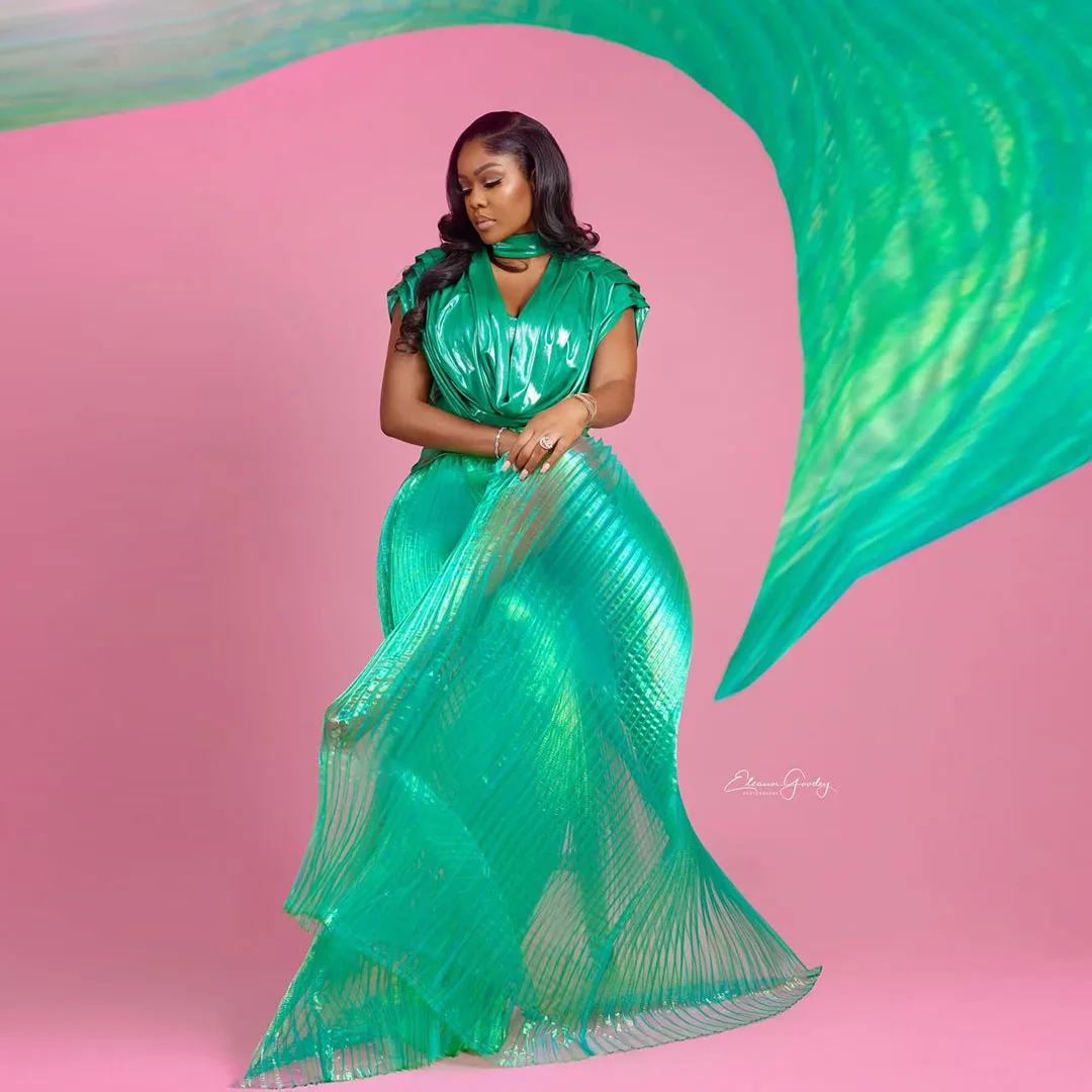 Shiny Green Asymmetrical African Evening Dresses V Neck Bubble Dress Africa Women Floor Length Wrinkle Prom Gowns Custom Made