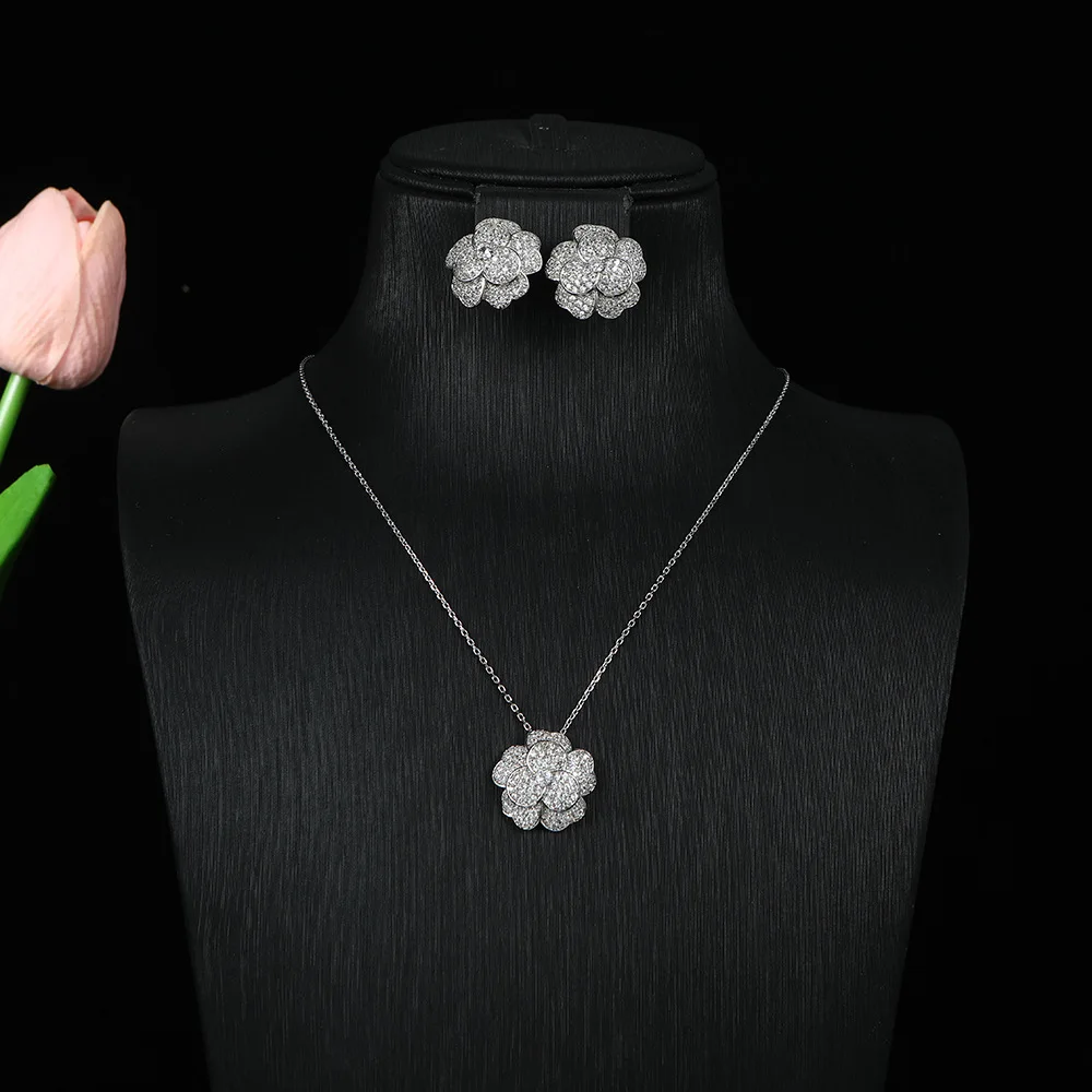 

HIBRIDE New Simple Flower 2 Piece Necklace Earrings Women's Jewelry Set for Party Holiday Travel Date Gift Prom Wedding S-873