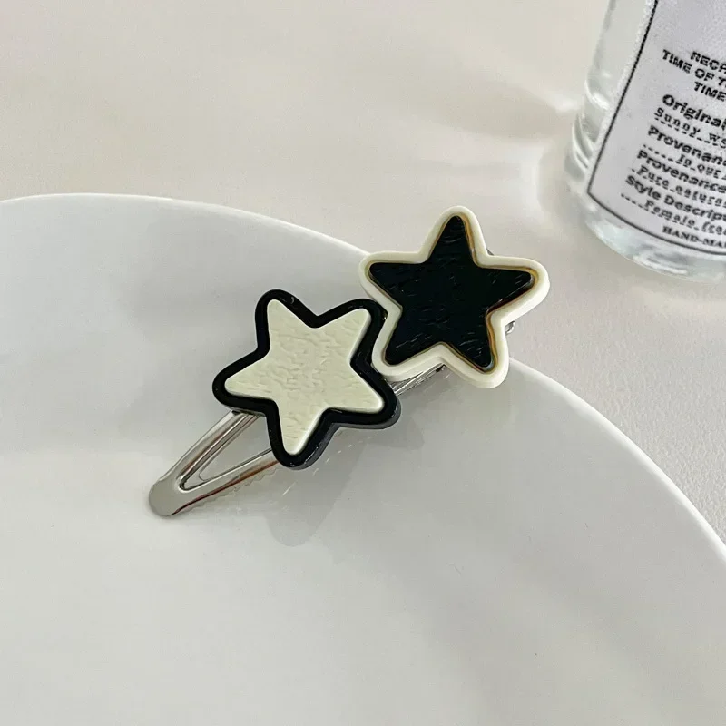 Cute Star Black White Hair Clips Sweet Cool Y2K Hair Clip Girls Forehead Broken Side Clip Makeup Hair Accessories Headdress Clip