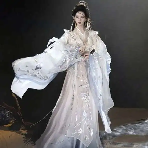 

Hanfu Женский Цзи Юэ Яо Гуан Вэй Цзинь Фэн Тяжелая промышленность Вышивка Jin Сделал Супер Бессмертный Новый Стиль девушки Xianxia