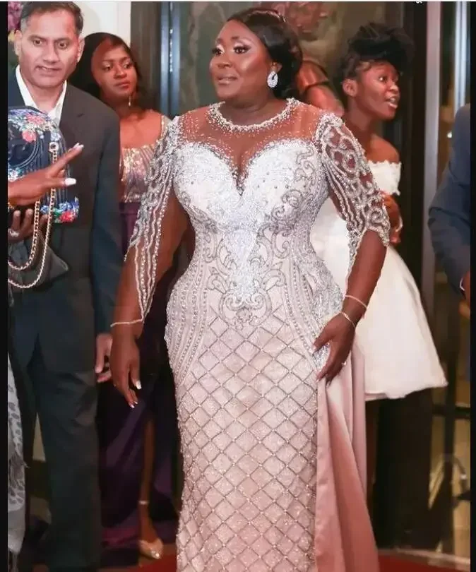 

Customized Pretty Heavy Beaded Sequins Wedding Dresses With Detachable Train Robes De Mariée Long Sleeves Plus Size Bridal Gowns