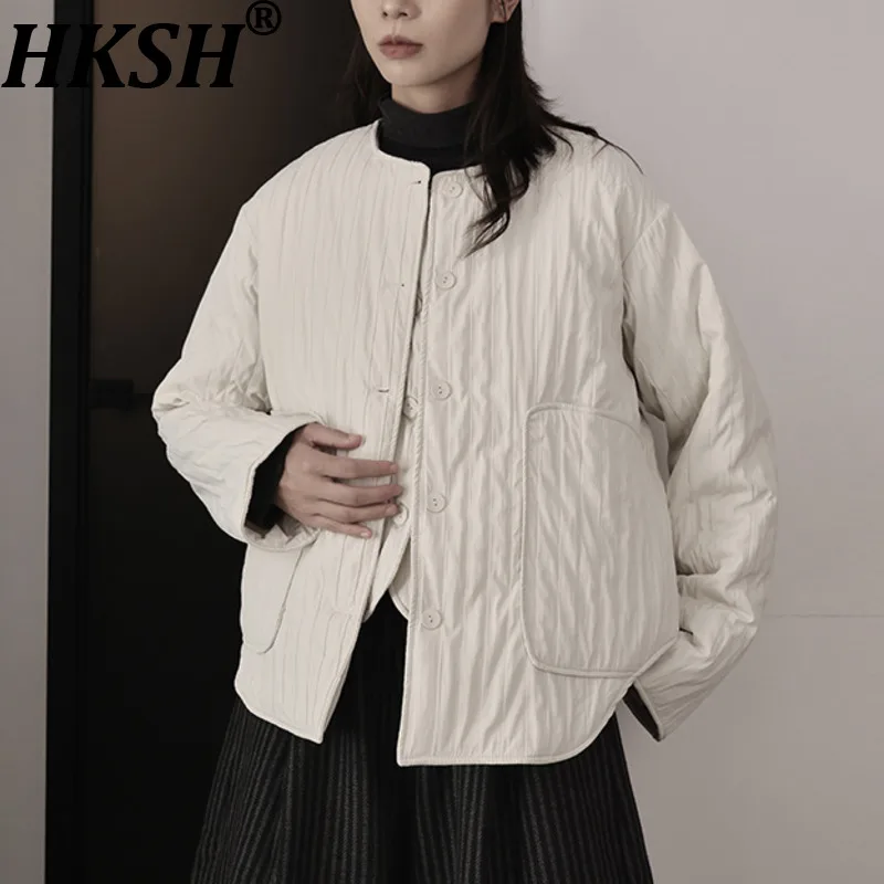 

HKSH осень-зима новое женское пальто с хлопковой подкладкой легкая плиссированная утягивающая универсальная элегантная теплая куртка с круглым вырезом и карманами HK17543