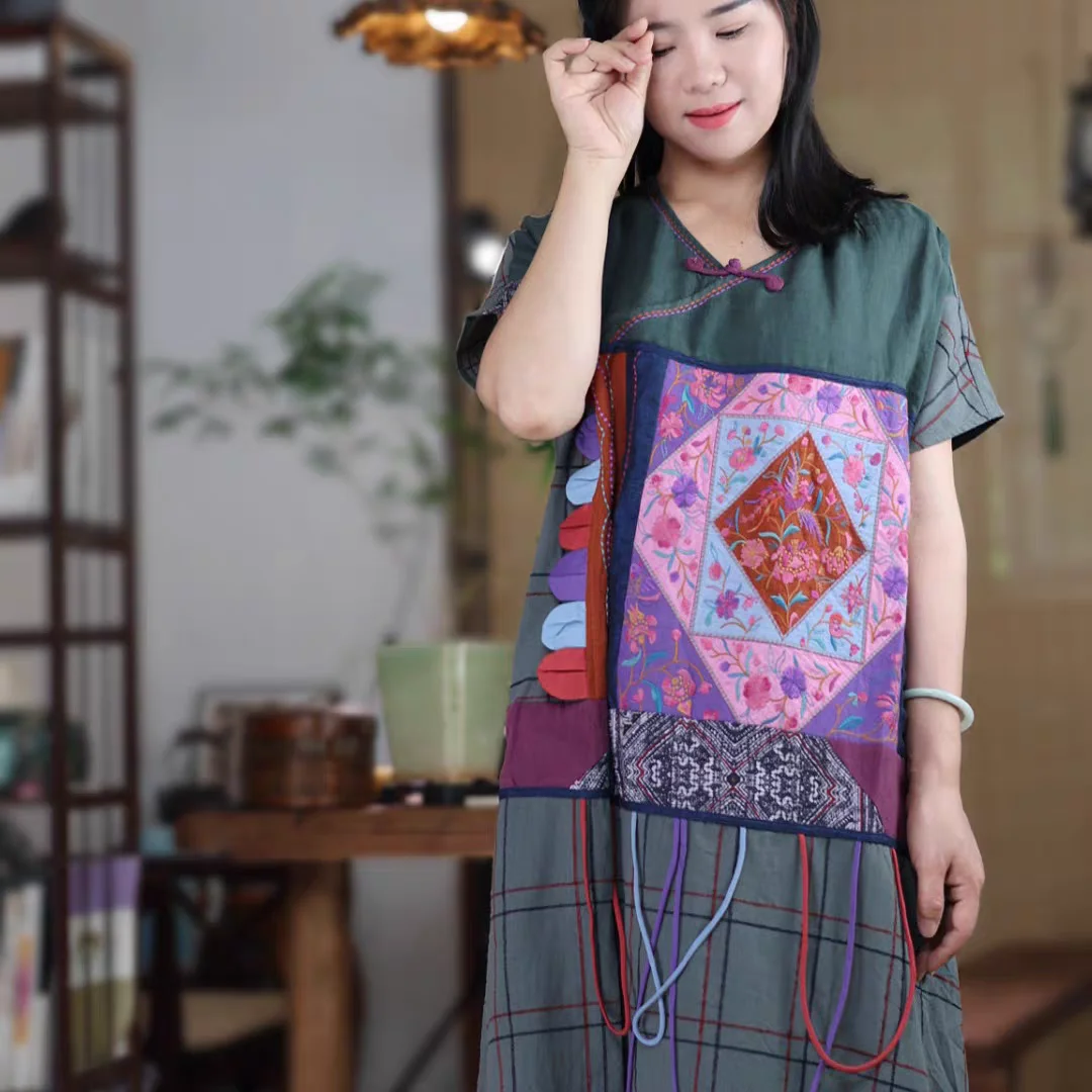 

Luxury embroidery dress Green cotton linen plaid patchwork Short sleeves V-neck national style robe Woman clothing
