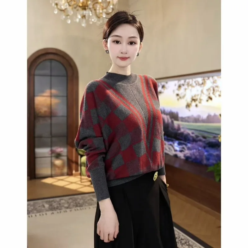 2025 New Autumn and Winter Fashionable Round Neck Knitted Loose Slim Versatile Pullover Temperament Base Sweater