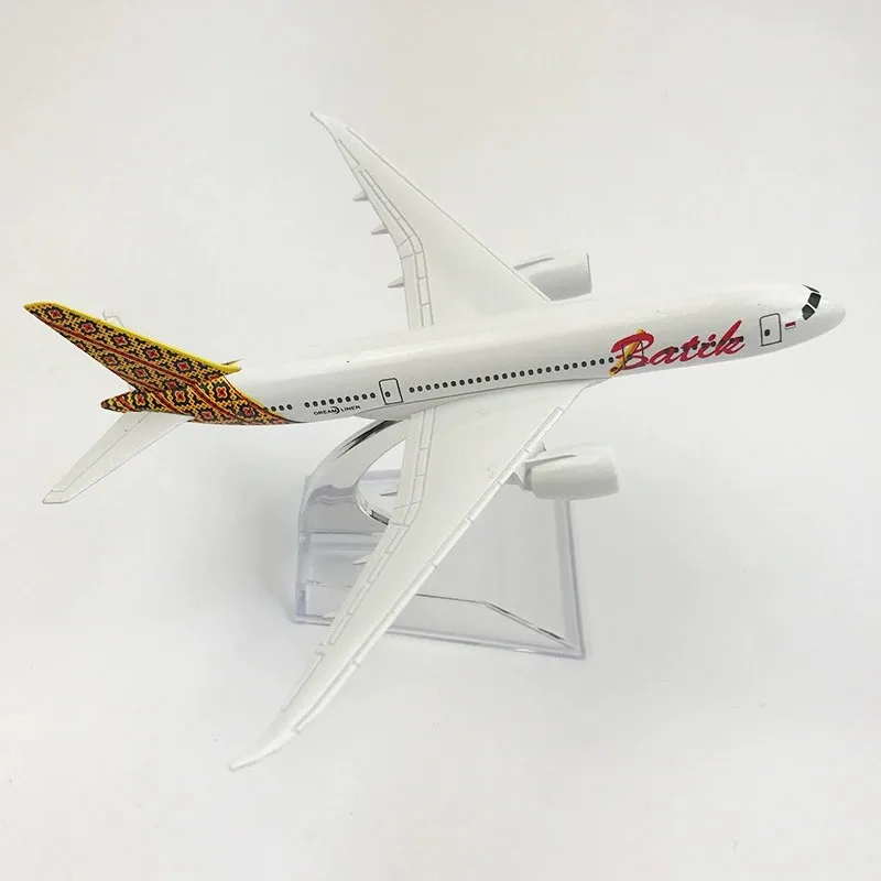 

16 см 1:400 Индонезия Батик Air B787 Модель самолета с основанием из сплава металла Игрушечный самолет Коллекционная сувенирная модель дисплея