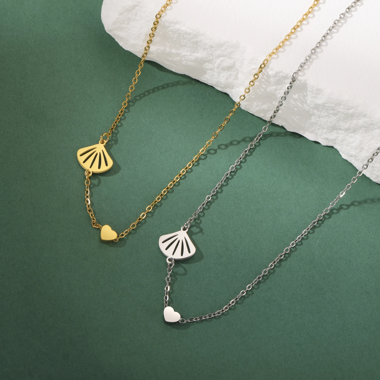 Stainless Steel Sea Shell Necklace Choker with Heart Neck Chain Fashion Casual Elegant Jewelry 2026 Trend Pendant Party Gifts