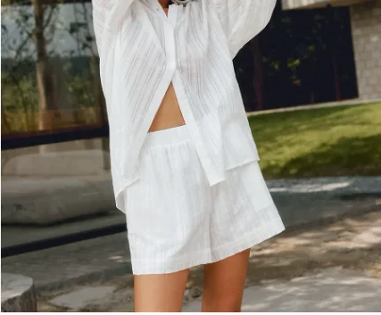 

Spring and summer style versatile and comfortable white pure cotton loose convex jacquard sexy long sleeved shorts two-piece set