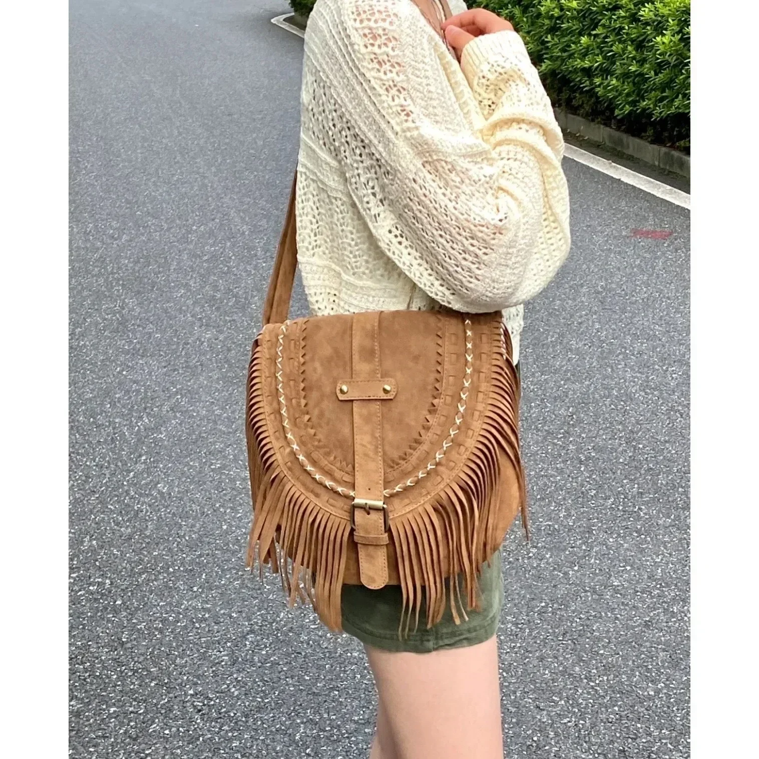 女性用スエードサドルバッグ,ワンショルダートートバッグ,クロスボディの模造品,大容量,タッセル,新品