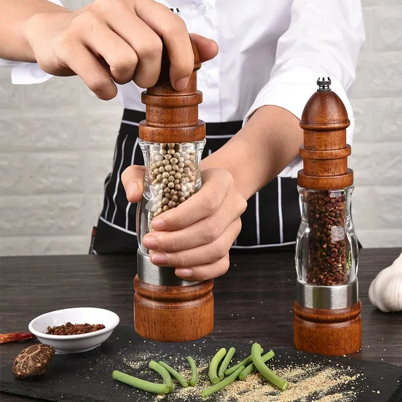 Freshly Ground Pepper Grinder Household Manual Sea Salt Pepper Grinder Solid Wood Lighthouse Pepper Grinder