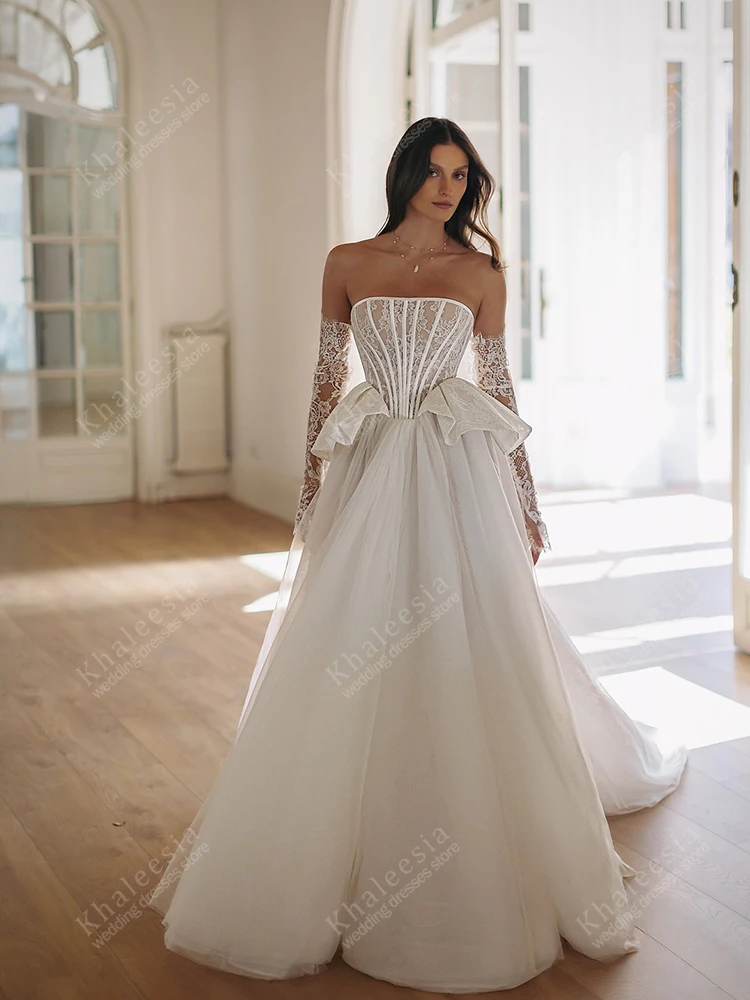 ชุดแต่งงานทรงเอไลน์ผ้าทูลล์หลายชั้น แต่งลูกไม้ แต่งระบาย สายเดี่ยว เซ็กซี่  ชุดเจ้าสาวแบบสั่งตัด ปี 2025