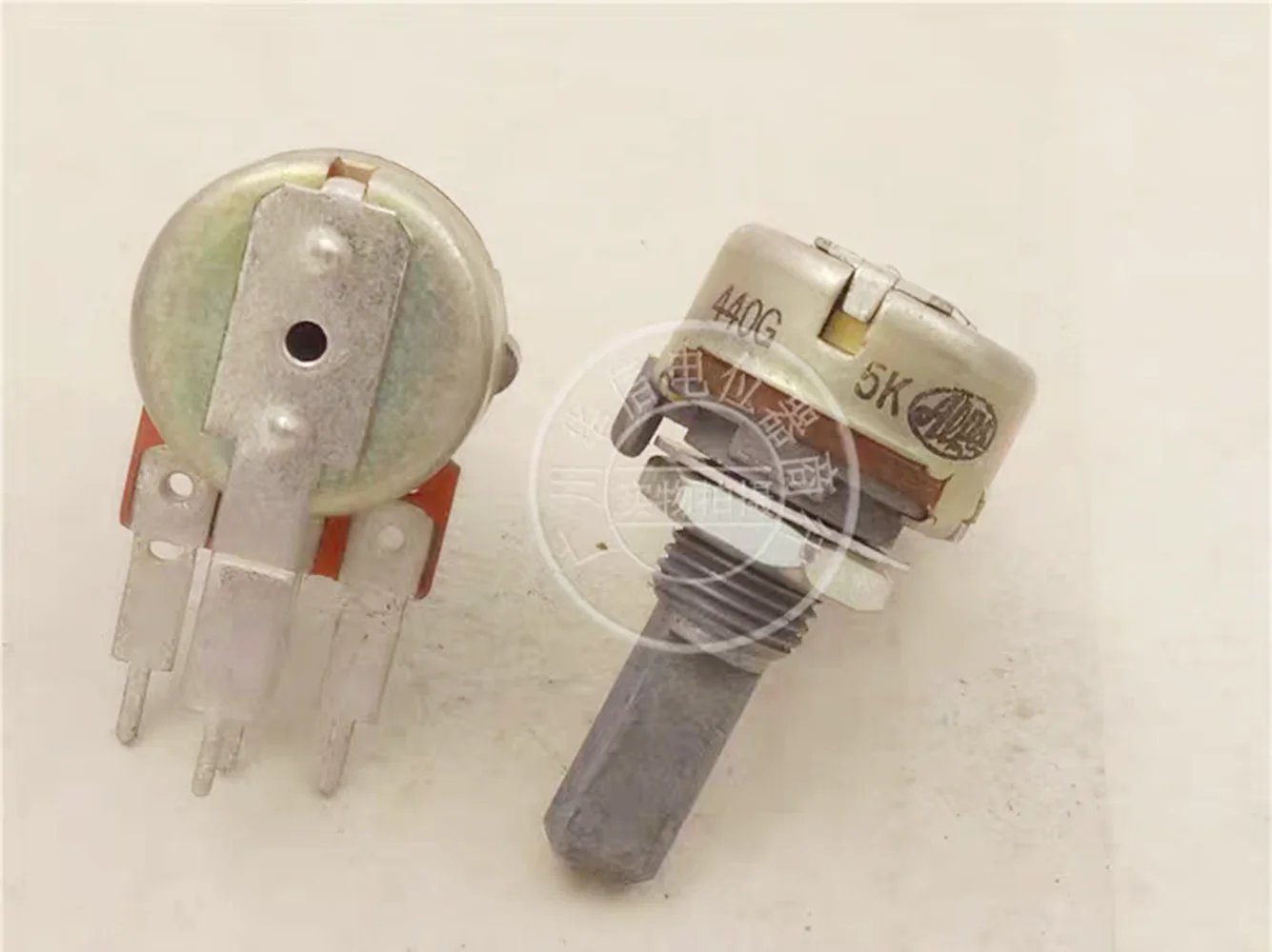 Original new 100% P2500S P2350 16 Type single potentiometer 5K step 31-point axis 20MMF (SWITCH)