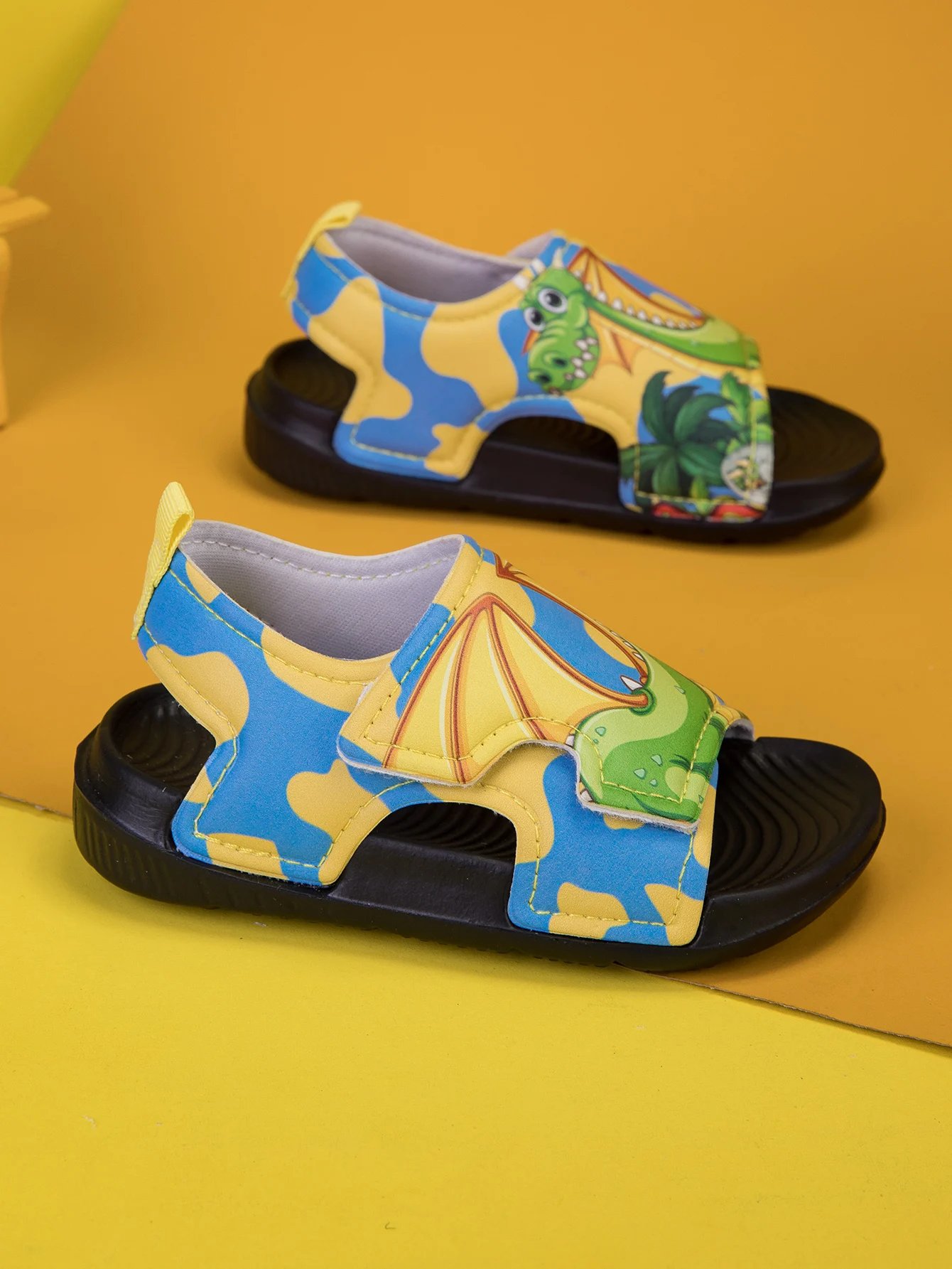 Summer fashion casual and comfortable outdoor sandals for boys and girls