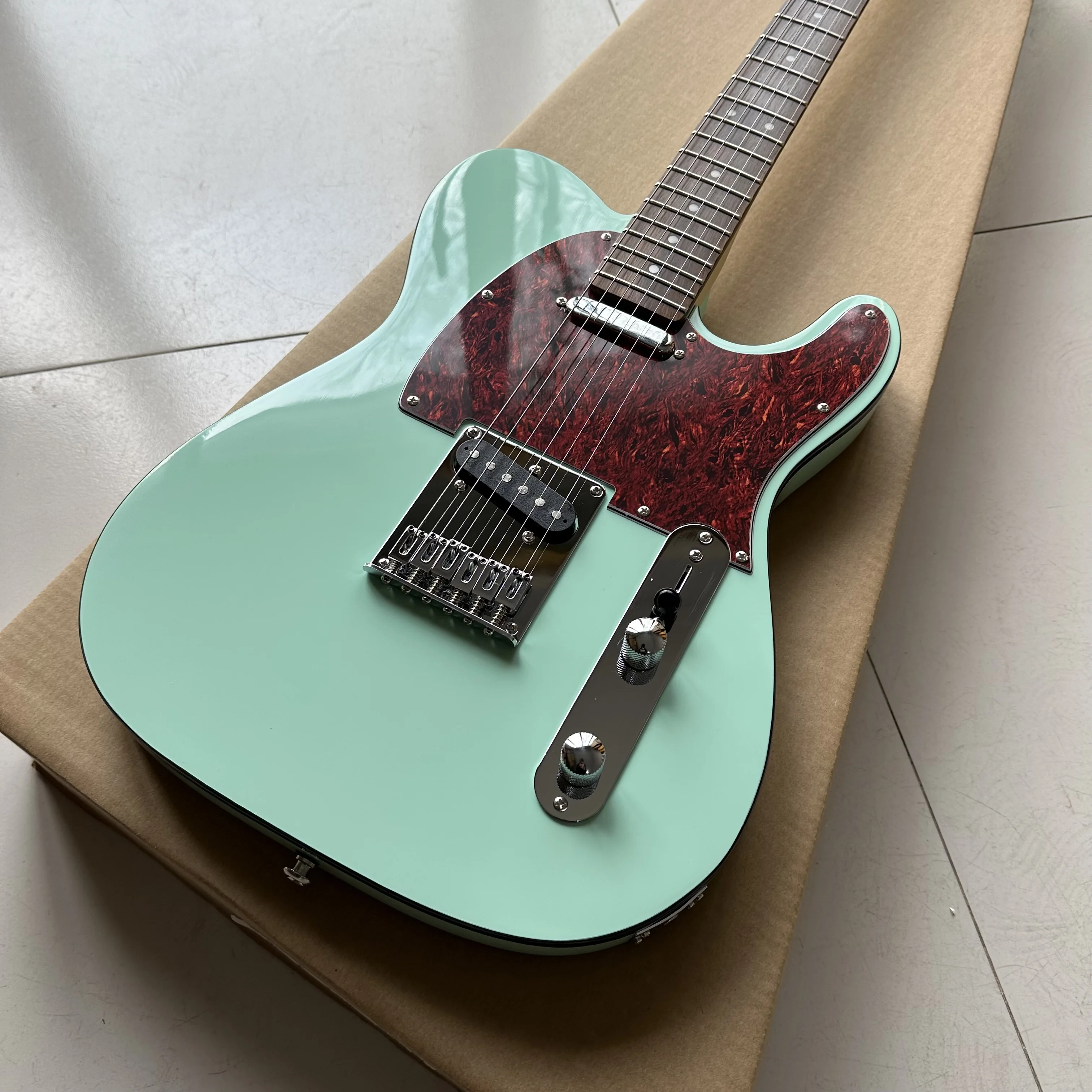 

Бесплатная доставка. Электрогитара Green TL, гриф из палисандра, накладка на гриф из красного черепахового панциря.