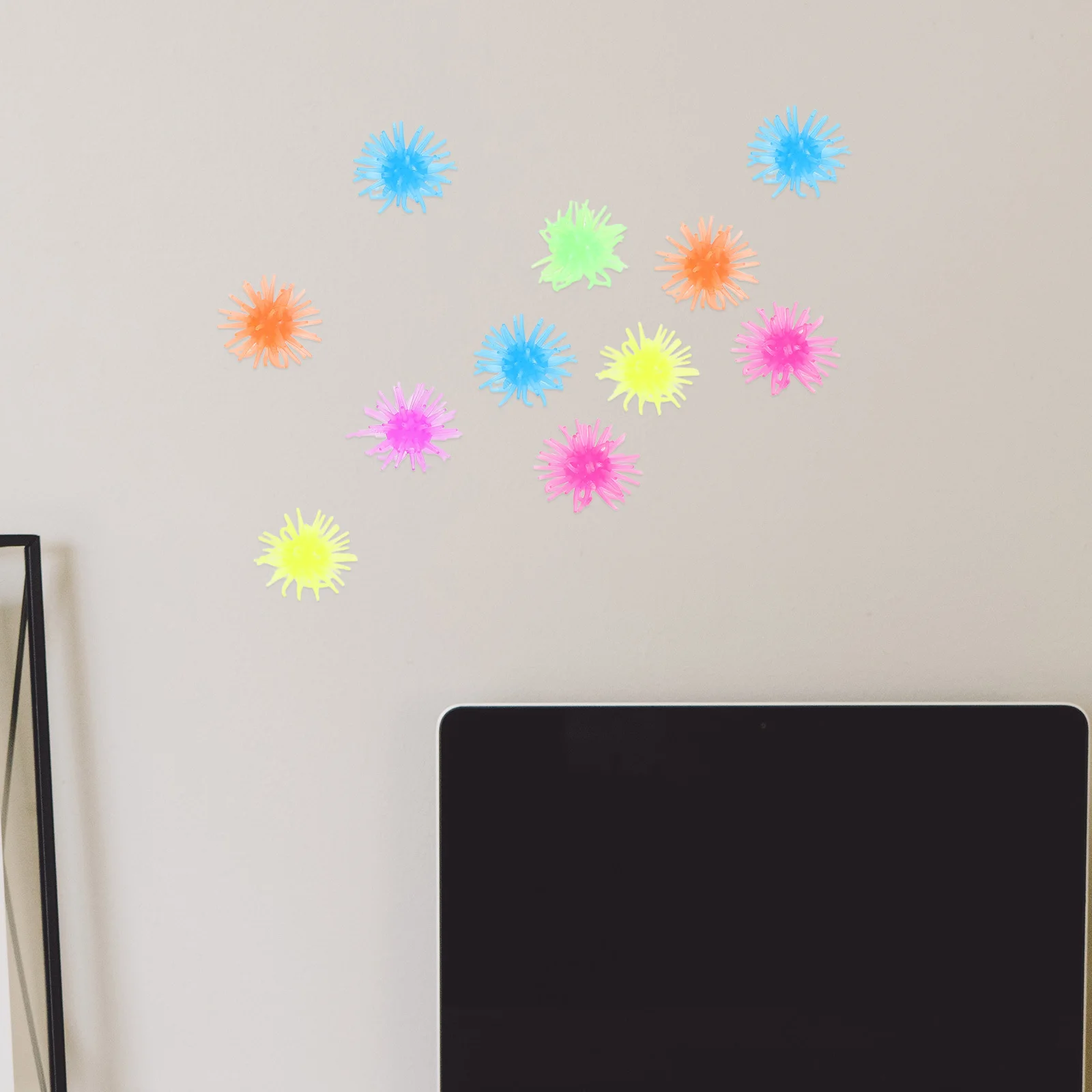 50 قطعة من الدعائم اللاصقة للزحف على الحائط من مادة Tpr القابلة للتمدد لمستلزمات الهالوين المرنة والمضحكة