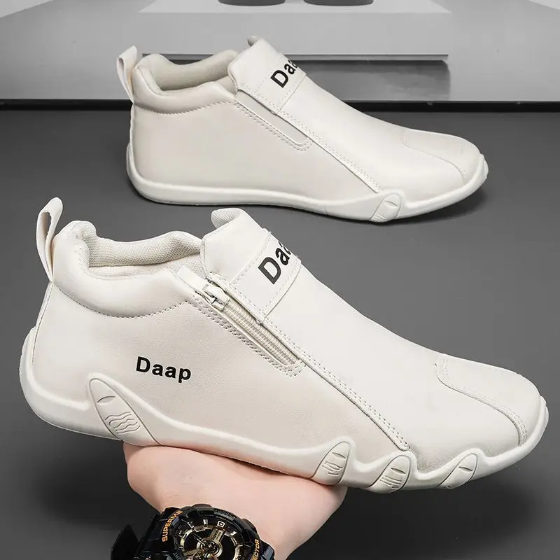 

White Lightweight Man Sneakers 2025 Spring New Men's Casual Shoes Breathable Skateboard Sports Footwear Men Solid Color Non Slip