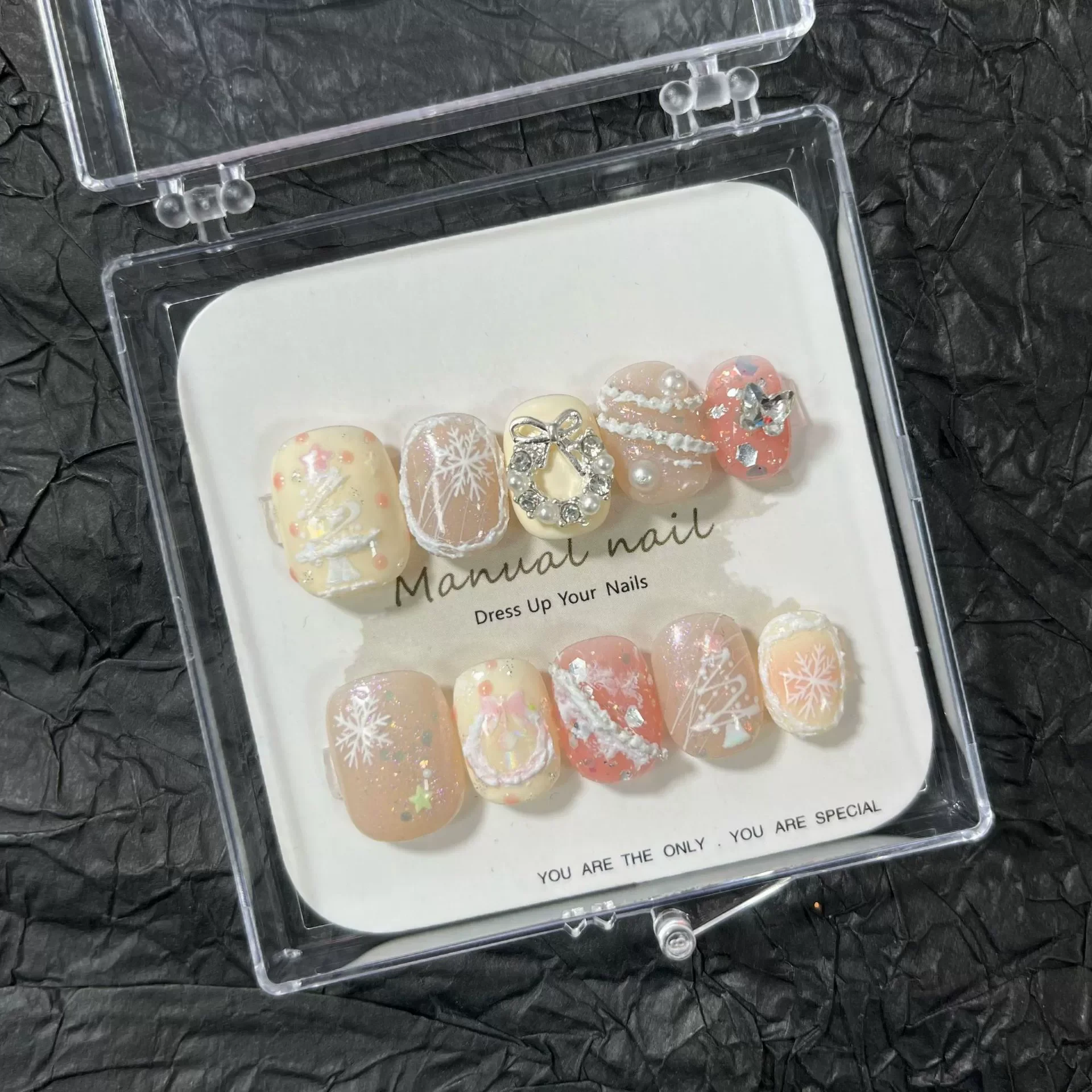 

2025 New Year Gifts False Nail Tips Handmade Christmas Press on Nails White Snowflake Xmas Tree Fake Nail Tips Wearable Manicure