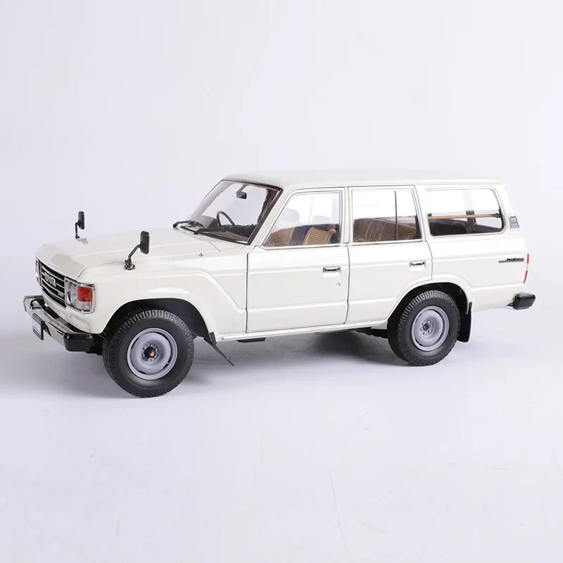 KYOSHO 1:18 Toyota Rand Toyota Land Cruiser  LC60 Simulated Alloy Car Model For Collect