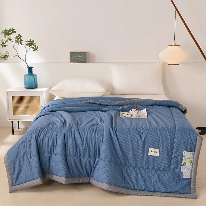 Lightweight And Breathable Comforter Quilt Blanket, Skin-Friendly Soft Cooling Summer Air Conditioner Quilt, Multifunctional Thin Nap Quilt for Home And Office Use, Specially Designed for Hot Sleepers And People Who Sweat Easily