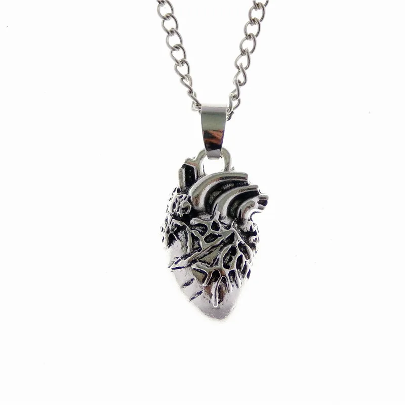 Anatomical Organ Heart Pendant Necklace Gothic Style Heart Necklace for Men and Women Halloween Horror Ornaments Accessories