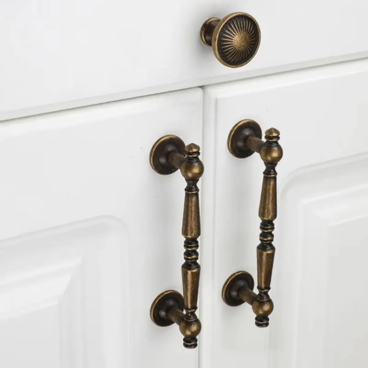 Nordic Vintage Handles for Cabinets and Drawers Bronze Knobs and Handles for Drawers Home Useful Accessories Cabinet Pulls