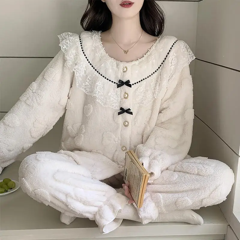 Vrouwen Herfst Winter Sexy Pyjama Set Mode Homewear Nieuwe Koreaanse Versie Lange Mouwen Warm Thuis Pak Coral Fleece Nachtkleding Sets