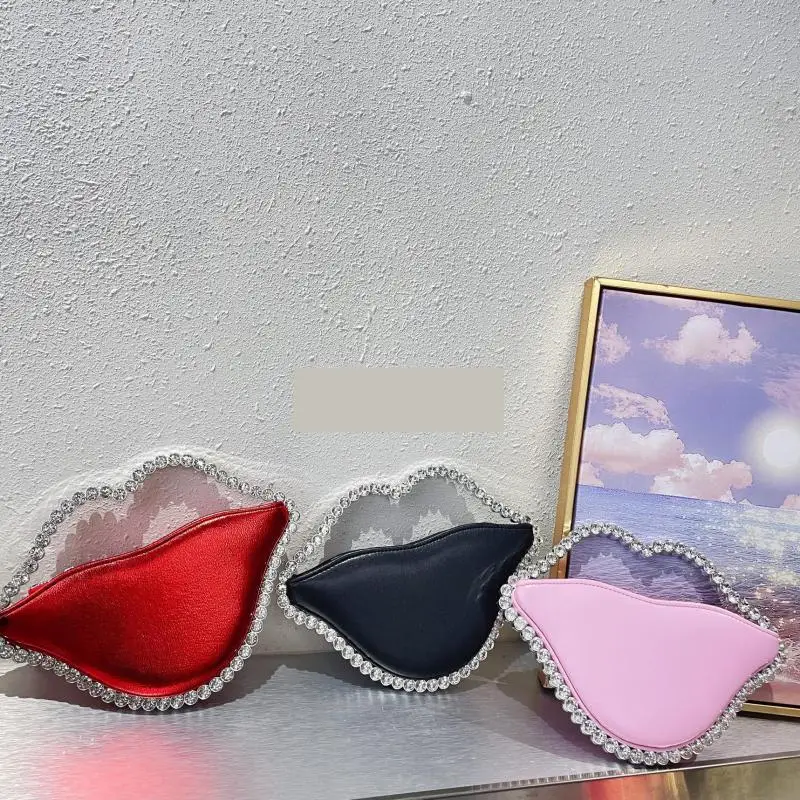 Beautiful Diamond Inlay Women Lips Clutch Bag High Quality Ladies Evening Bag Bolsa Party Bag Lips Shape Purse 2024 New