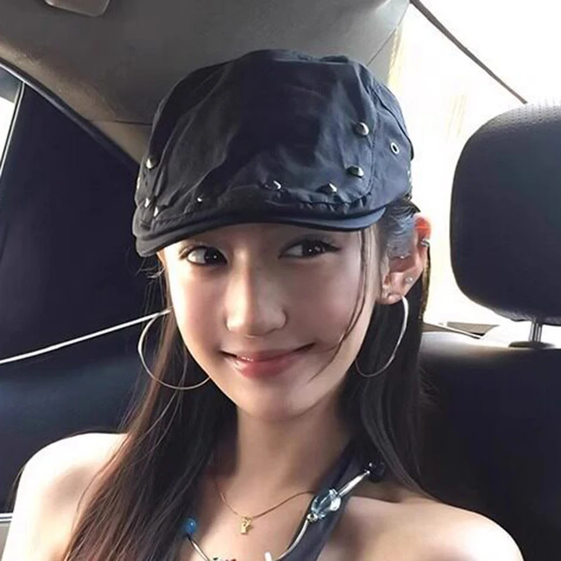 Rivet Flat Cap Women Punk Newsboy Cap Y2k Beret with Visor Gothic Retro Ivy Cap Hat