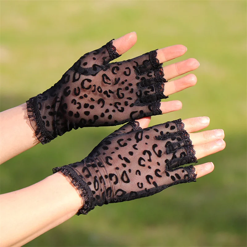 Gants en dentelle évidés de style élégant pour femmes, gants courts pour patients, noir, rouge, blanc, accessoires de fête de mariage, nouveau, 2024