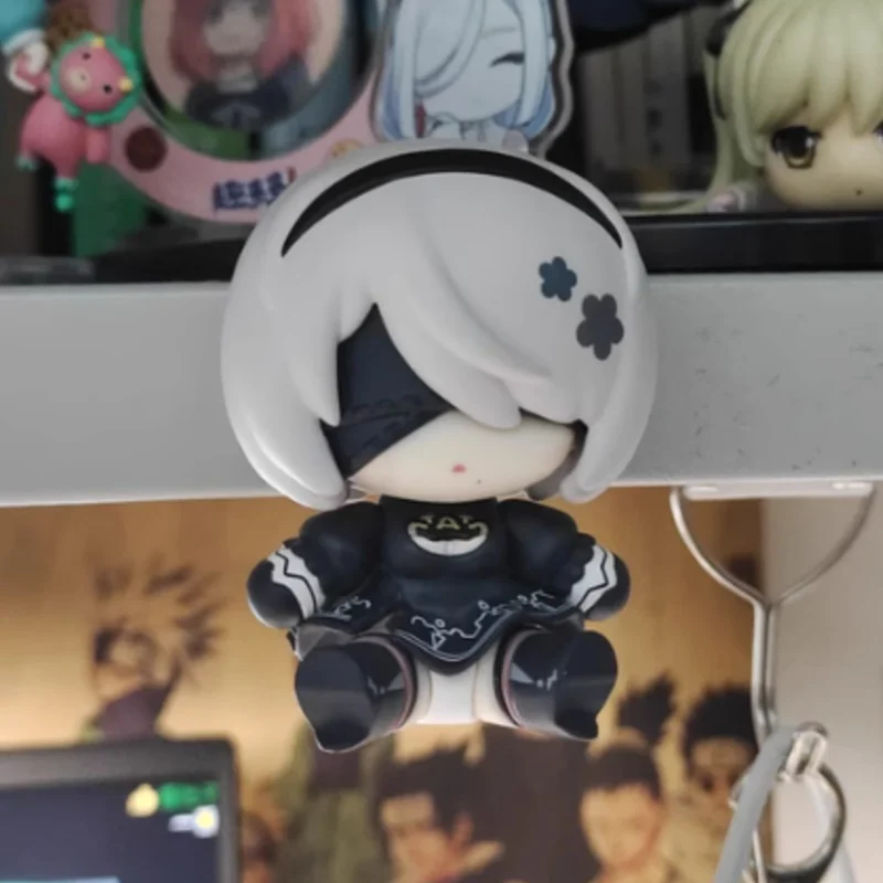 Nier Automata Animacja Gra Gadżety Peryferyjne Zabawki Magnesy na Lodówkę 2B i 9S Figurki Niezruchome Ozdoby Pokojowe Zabawka Prezent Niespodzianka