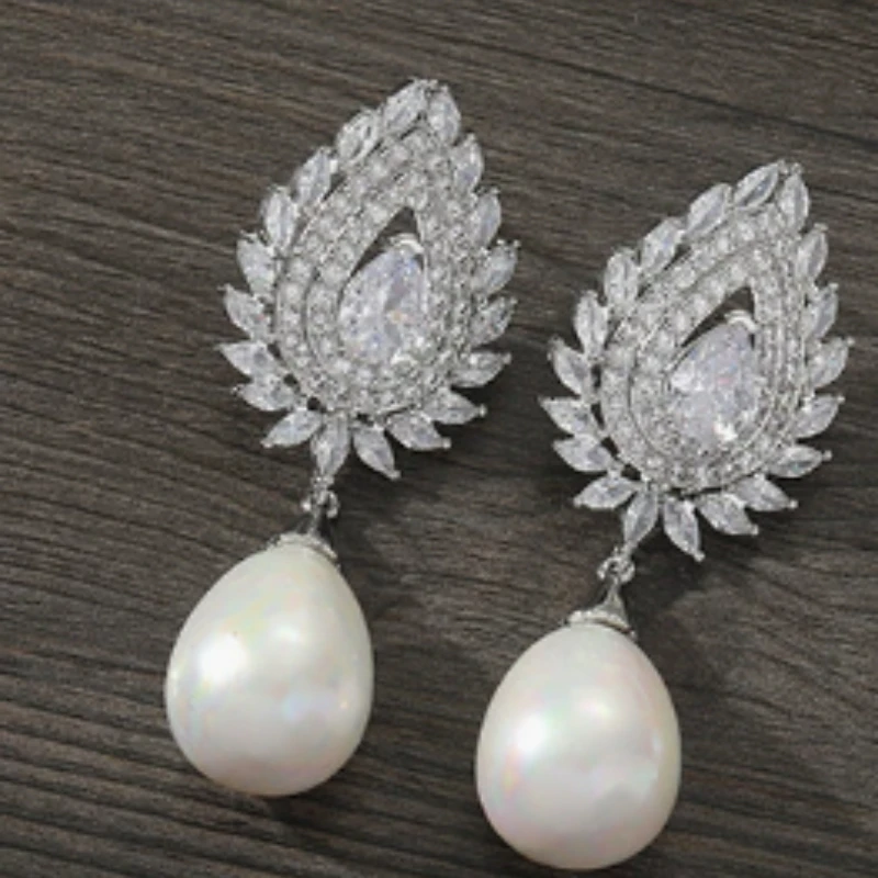 New Ladies' Personalized Trendy Round Jewelry New Round Pearl Gift for Ladies' Temperament Fashion Shining High End Earrings