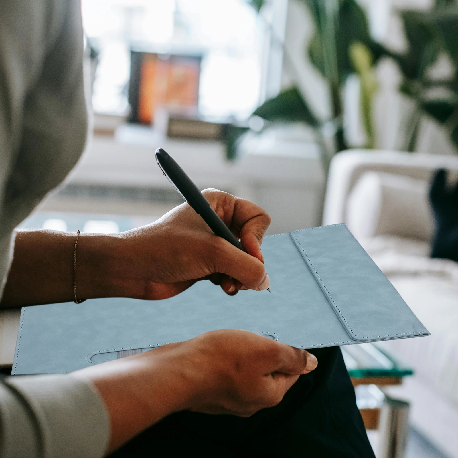 

Многоцелевой магнитный буфер обмена, легкая опорная пластина для письма для офисных работников, портативный органайзер для документов, инструмент