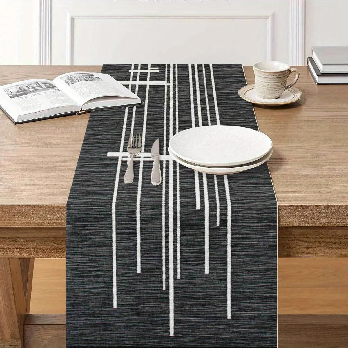 1 Piece of Modern Geometric Line Theme Table Runner, Dark Gray Background with White Line Pattern, Suitable for Modern Minimalist Homes, Art Studios, Creative Cafes, Business Negotiation Rooms, Designer Salons, Model Room Decorations, Accessible Luxury Restaurants, Normcore Exhibitions, Using Line Elements to Convey Fashion / Minimalist Atmosphere.