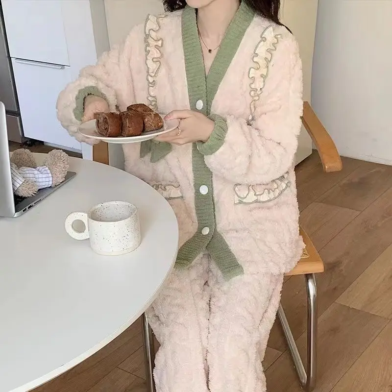 بيجامة نسائية من الصوف المرجاني بيجامات خريف وشتاء ملابس نوم مريحة مبطنة بالصوف سميكة تحافظ على الدفء ملابس منزلية حلوة