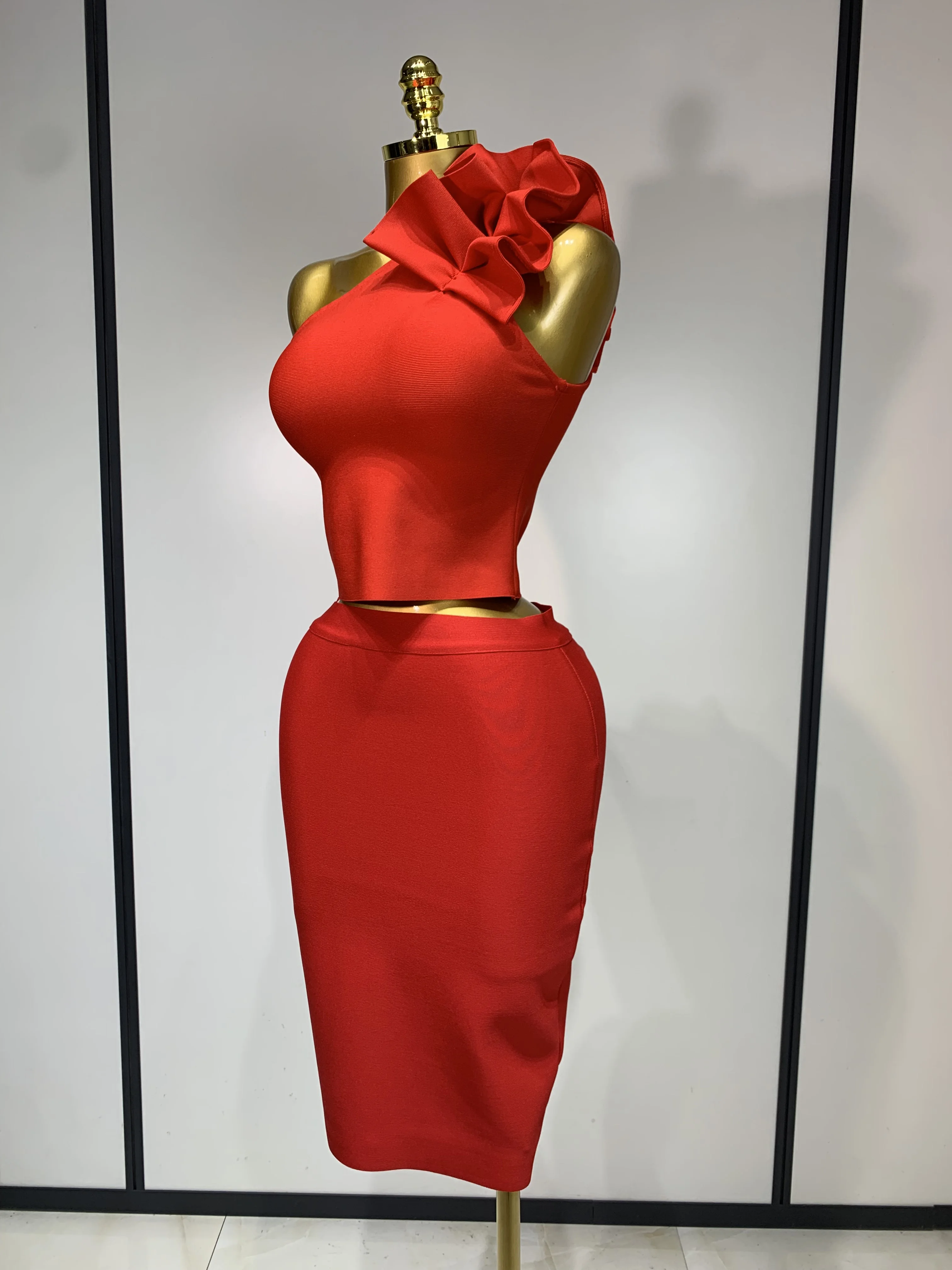 hot pink cut out bodycon dress Reversible or any night you ova Size:2 yr. Heart Search n Rescue
