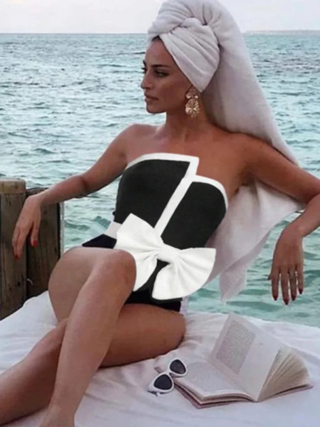 Black And White Contrast Color One Piece Swimsuit For Women Patchwork Swimwear Female High Waisted Bathing Suits Beachwear Swim