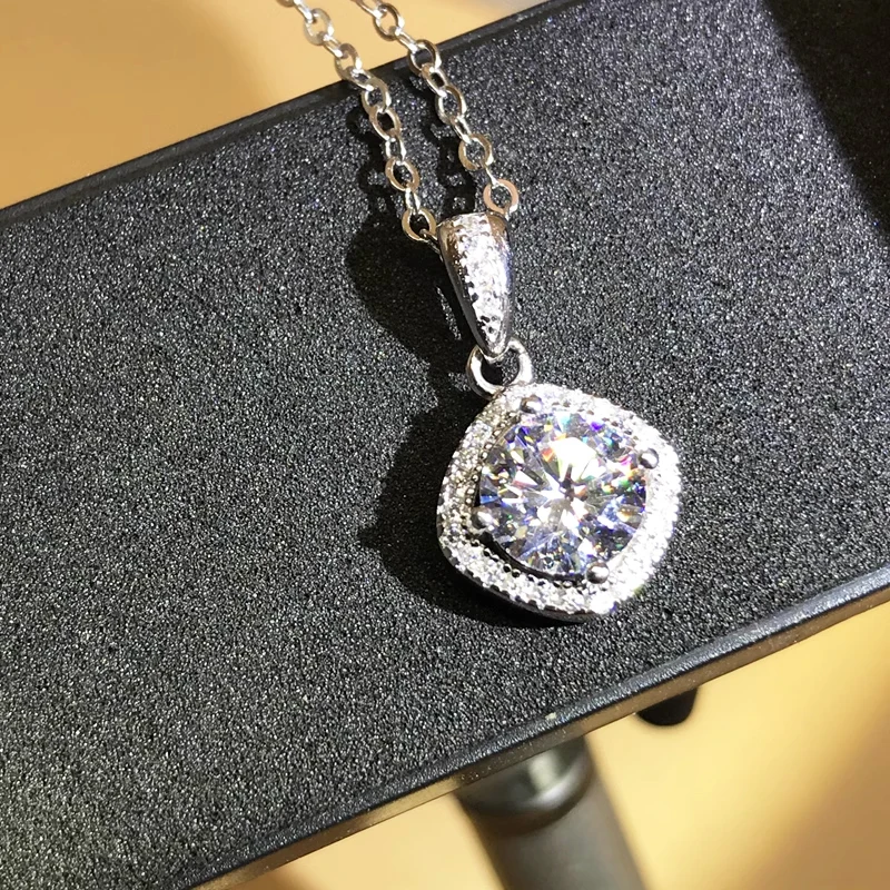 Thumbnail 4 - #58 Top Moissanite Pendant Necklaces Picks for Every Budget