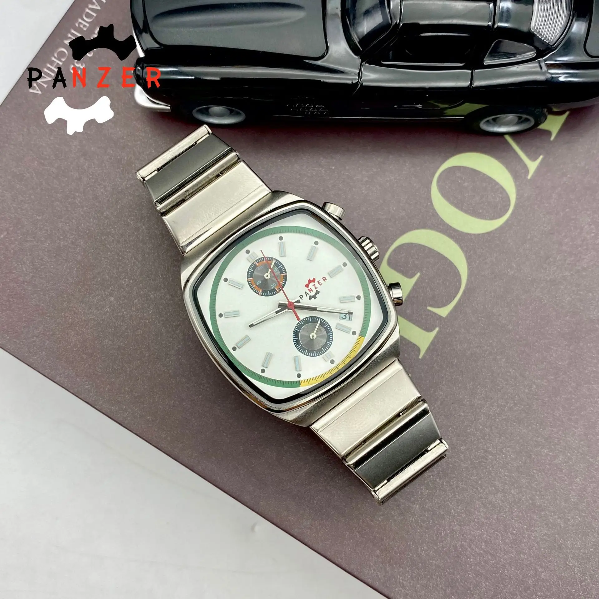 Women's Gift: Men's Square Three-Hand Quartz Watch with Digital Calendar and Stainless Steel StrapA High-End Women's Wristwatch.