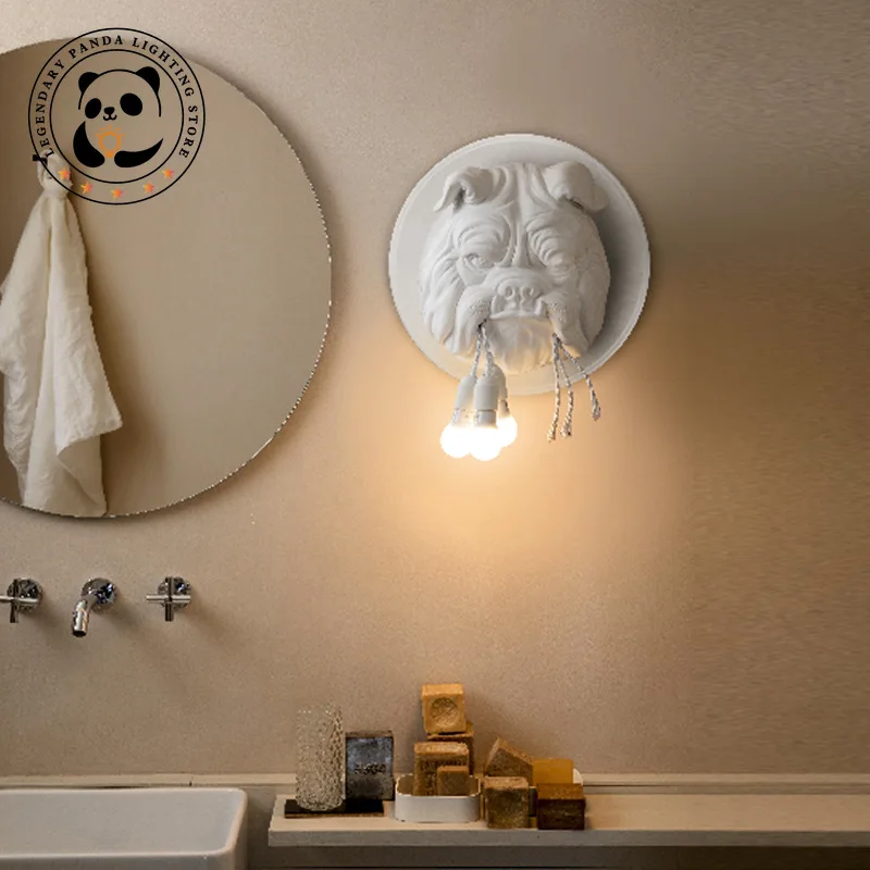 Lámpara de pared de arte Animal nórdico, candelabros modernos de resina negra y perro blanco para decoración del hogar, sala de estar, accesorios de iluminación para habitación de niños