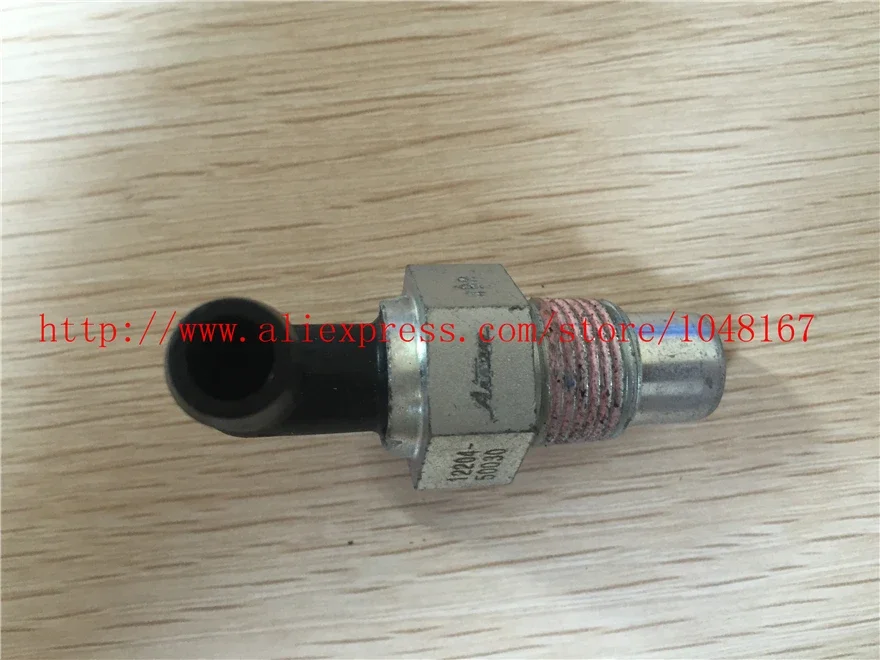 XYQPSEW For TOYOTA automotive crankcase ventilation PCV valve OEM 12204-50030,1220450030