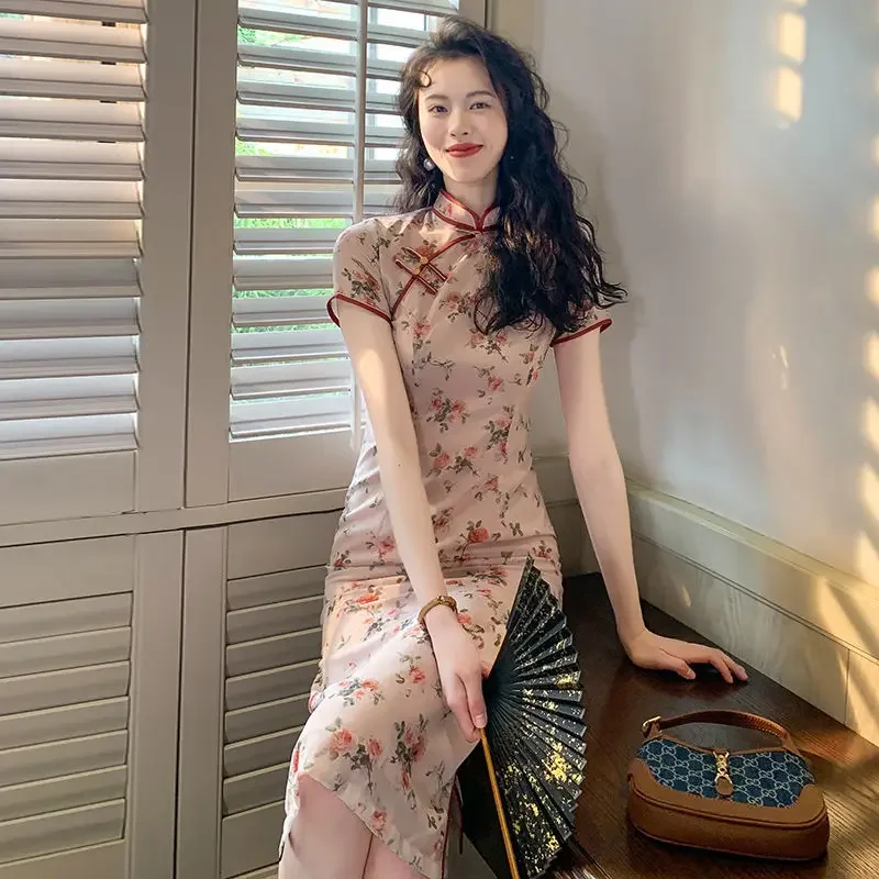 

Улучшенное Cheongsam, новинка 2023, летнее простое элегантное платье в стиле ретро для девочек, длинное стильное платье Ципао с милым цветком