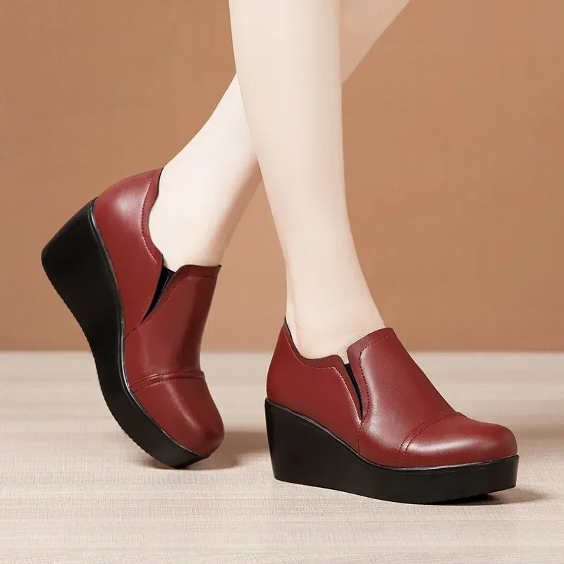 Small Size 32-43 Elegant Deep Mouth Soft Leather Shoes Women Platform 2024 Winter Med Heels Wedges Ankle Boots with Fur