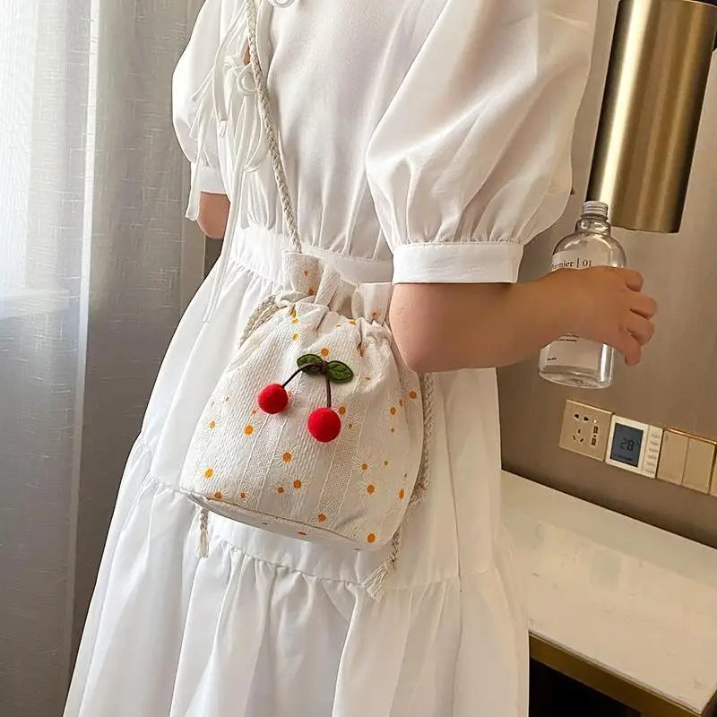 Summer Women's Crossbody Bag 2024 New Canvas Bucket Bag Student Artistic Single Shoulder Bag Fashionable Tote Bag